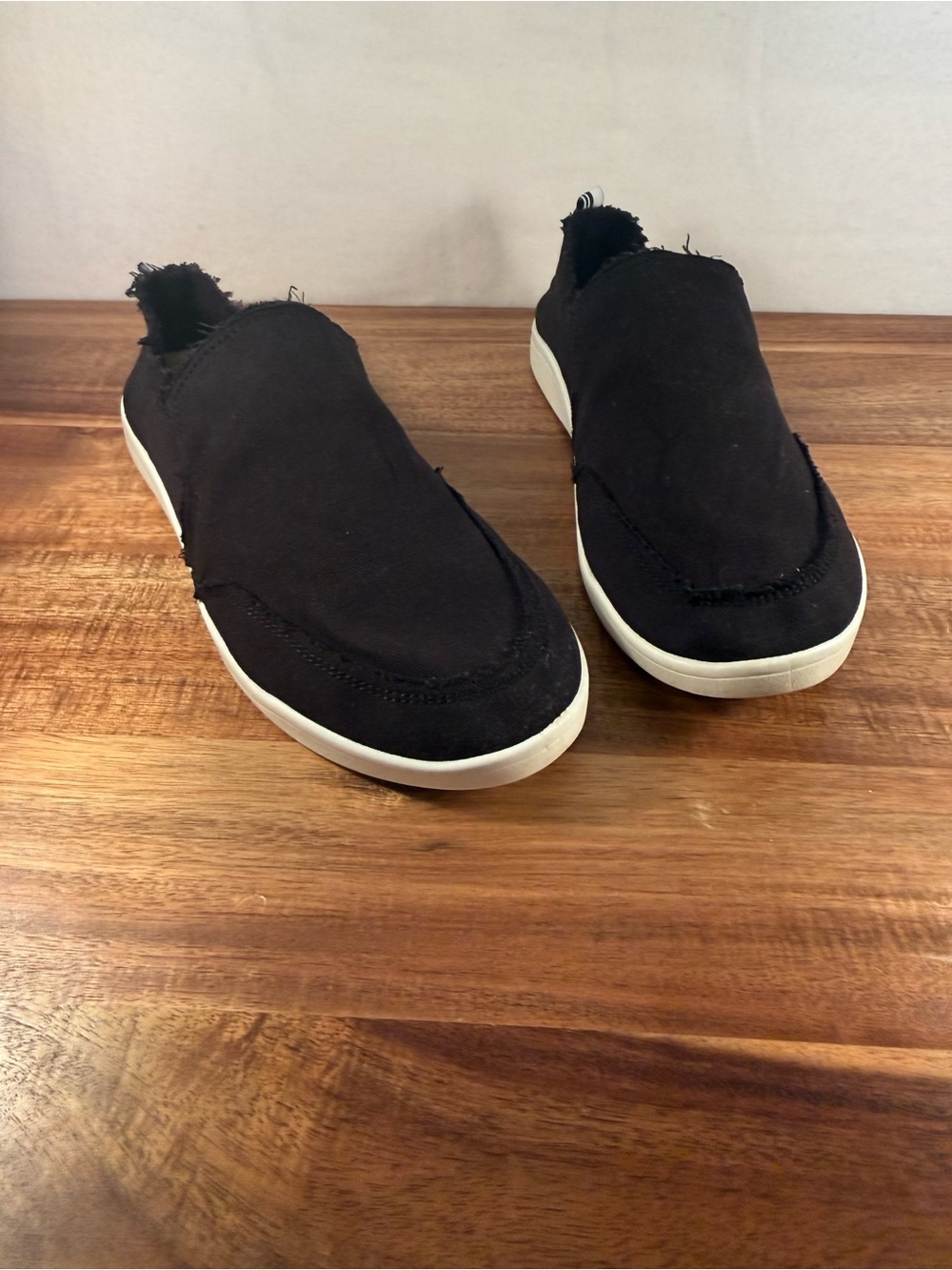 Vionic Women's Malibu Black Canvas Beach Shoes Size 8.5